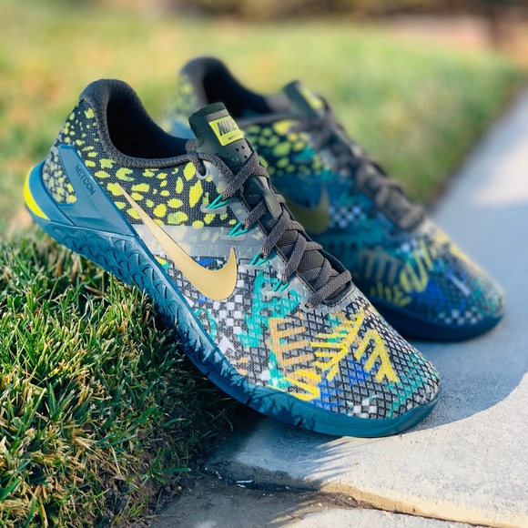 nike metcon 4 multicolor
